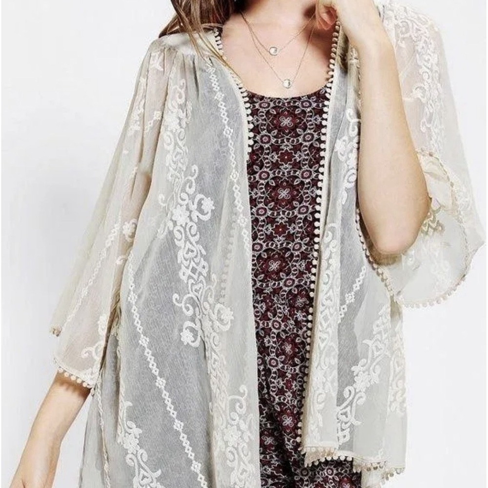 Kimchi Blue Embroidered Kimono Sheer Jacket Ivory Boho Festival Hippie Size S